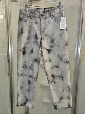 LOGO By Lori Goldstein Petite Tie-Dye Boyfriend Jeans. New With Tags.